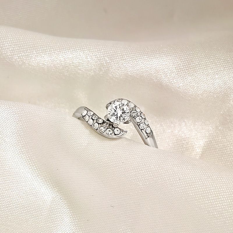 ANELLO DI FIDANZAMENTO REGOLABILE CON ZIRCONE - AGS2464B497 ANELLO DI FIDANZAMENTO REGOLABILE CON ZIRCONE - AGS2464B497