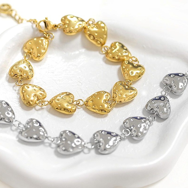 BRACCIALE CUORI BOMBATI CON PUNTINI CONCAVI - JN241184B781