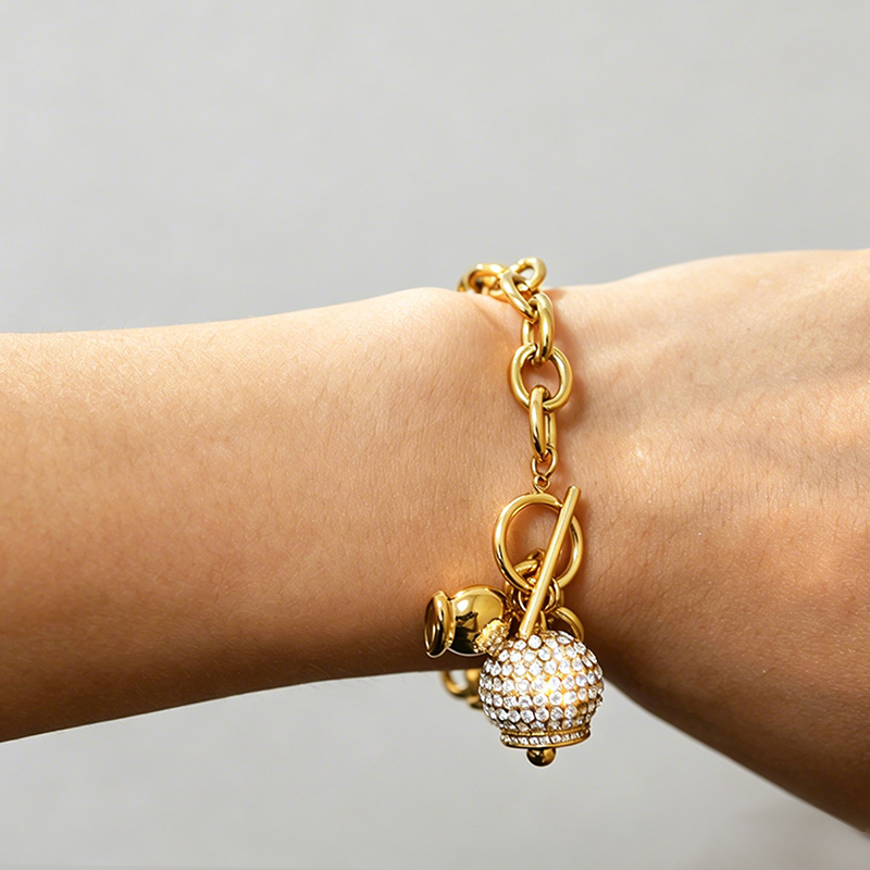 BRACCIALE A CATENA CON CAMPANELLA E PAVÉ DI ZIRCONI - JN260200D254