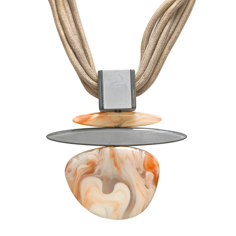 COLLANA IN CORDA CON PENDENTE IN RESINA - FT24128A474 COLLANA IN CORDA CON PENDENTE IN RESINA - FT24128A474