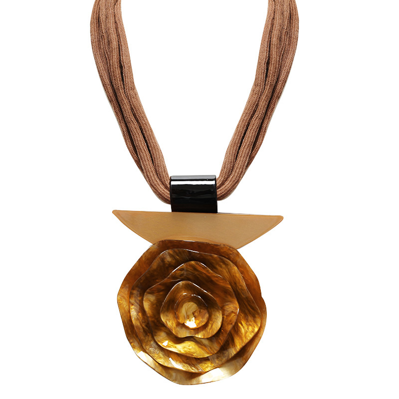 COLLANA MULTIFILO IN CORDA CON PENDENTE A FIORE IN RESINA - FT24128A785