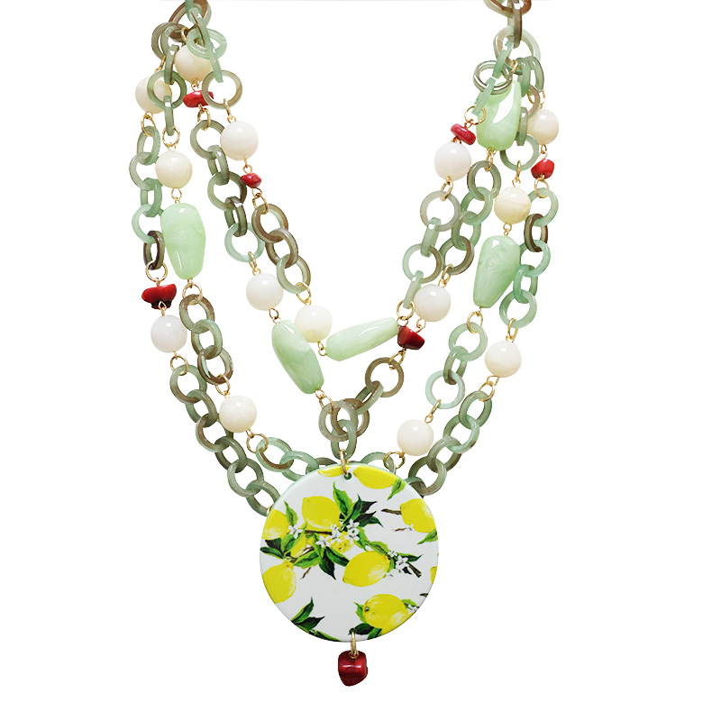 COLLANA MULTIFILO IN RESINA CON CIONDOLO TONDO DECORATIVO - FT24192B991