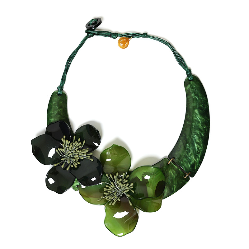 COLLANA IN RESINA A MEZZALUNA CON FIORI - FT24252B754