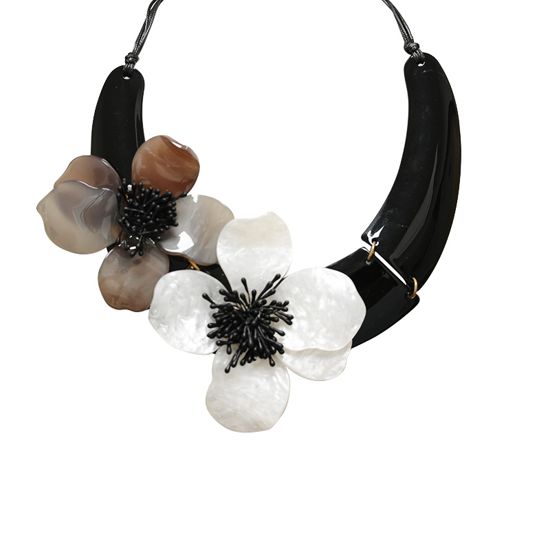 COLLANA IN RESINA A MEZZALUNA CON FIORI - FT24252B754