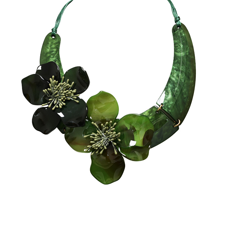 COLLANA IN RESINA A MEZZALUNA CON FIORI - FT24252B754