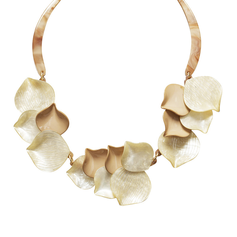 COLLANA CON PETALI IN RESINA - FT25128C534
