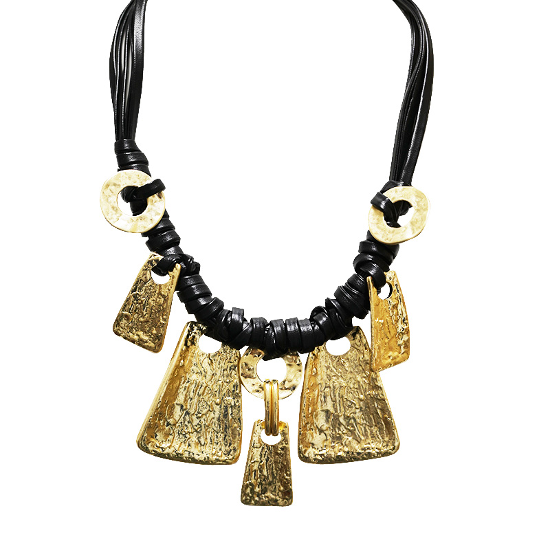 COLLANA MULTIFILO CON CIONDOLI MARTELLATI GEOMETRICI – NY241904B902