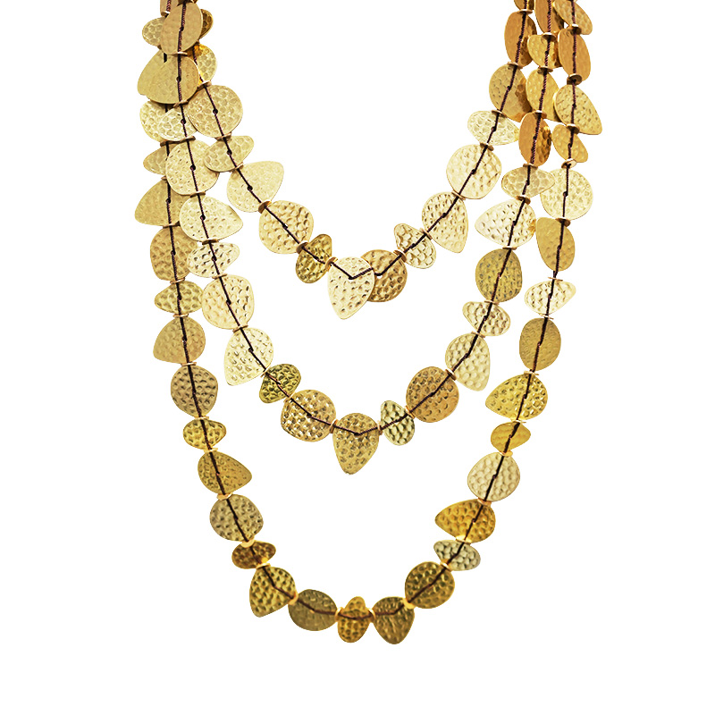 COLLANA LUNGA MULTISTRATO CON FOGLIE MARTELLATE - NY242304B905