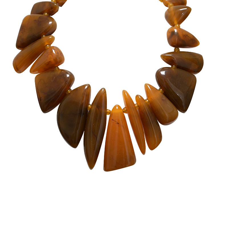 COLLANA IN RESINA CON PEZZI GEOMETRICI IRREGOLARI - NY252304C563
