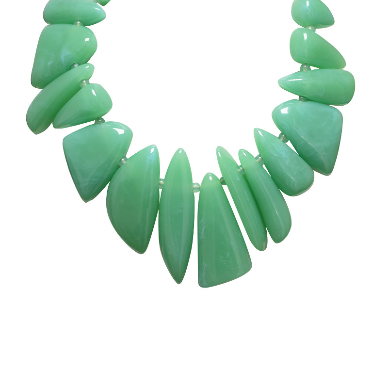 COLLANA IN RESINA CON PEZZI GEOMETRICI IRREGOLARI - NY252304C563