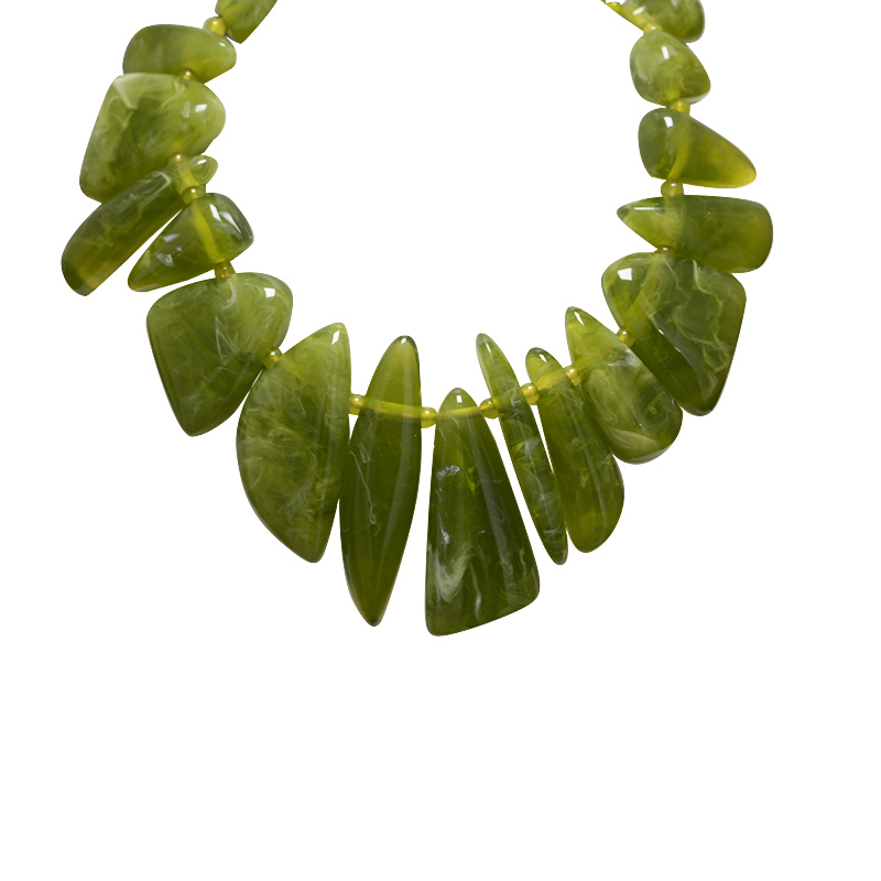COLLANA IN RESINA CON PEZZI GEOMETRICI IRREGOLARI - NY252304C563