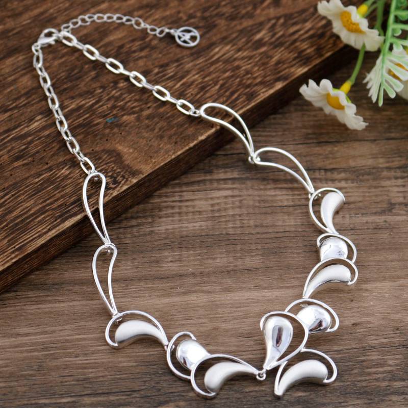 COLLANA CON PETALI TRAFORATI - SW25100B82