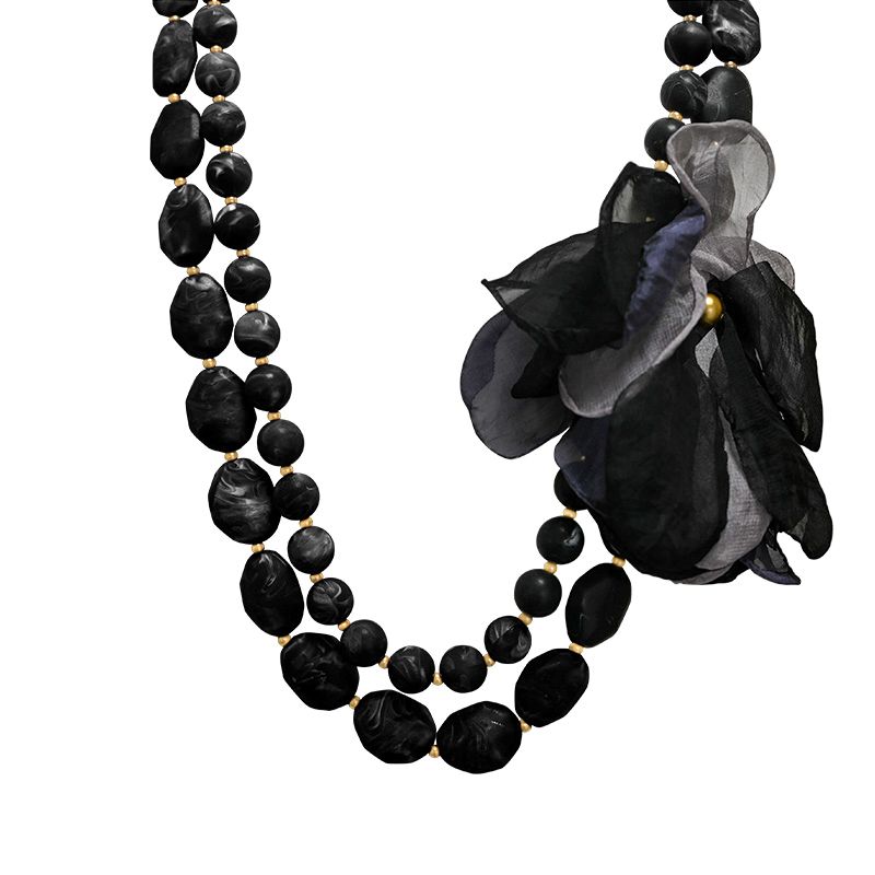 COLLANA LUNGA DI PERLINE A DOPPIO FILO CON FIORE IN TESSUTO - YNK19721160D40 COLLANA LUNGA DI PERLINE A DOPPIO FILO CON FIORE IN TESSUTO - YNK19721160D40