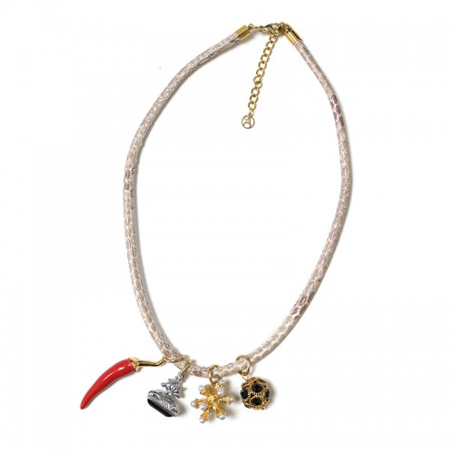 COLLANA IN CORDA DI PELLE MACULATA CON PENDENTI - YNK24112B712