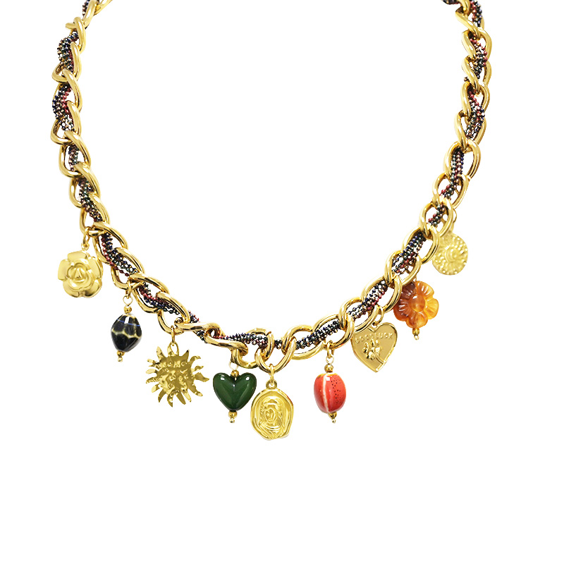 COLLANA INTRECCIATA CON PERLINE SMALTATE E CHARMS PENDENTI - YNK241584B834 COLLANA INTRECCIATA CON PERLINE SMALTATE E CHARMS PENDENTI - YNK241584B834