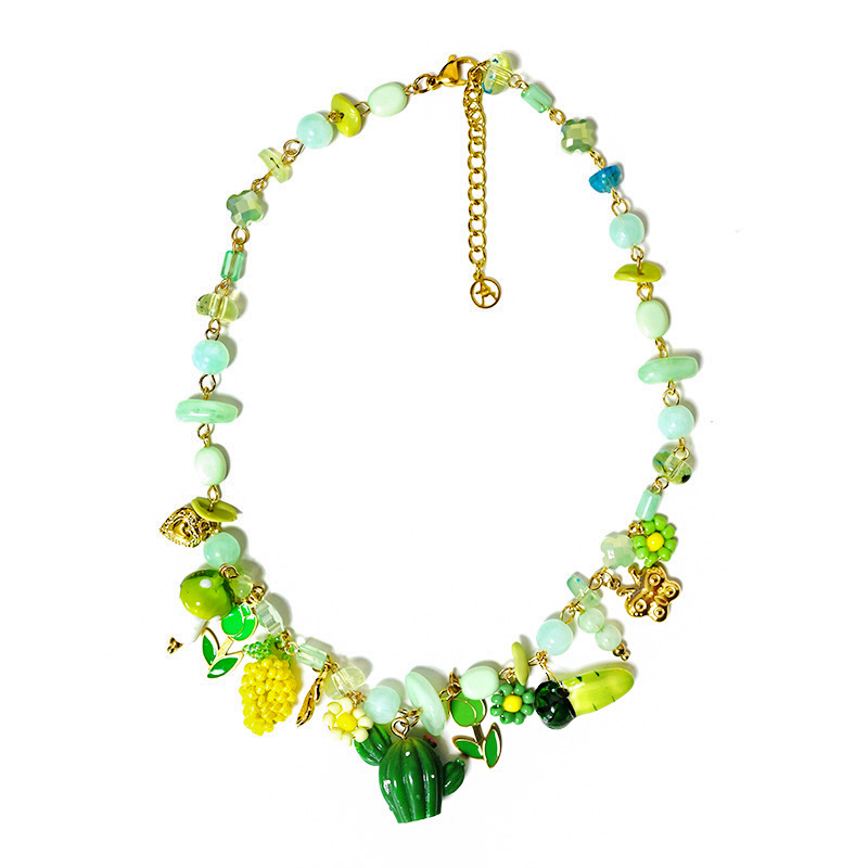 COLLANA CON PERLINE COLORATE E CHARMS NATURALI - YNK25148C381