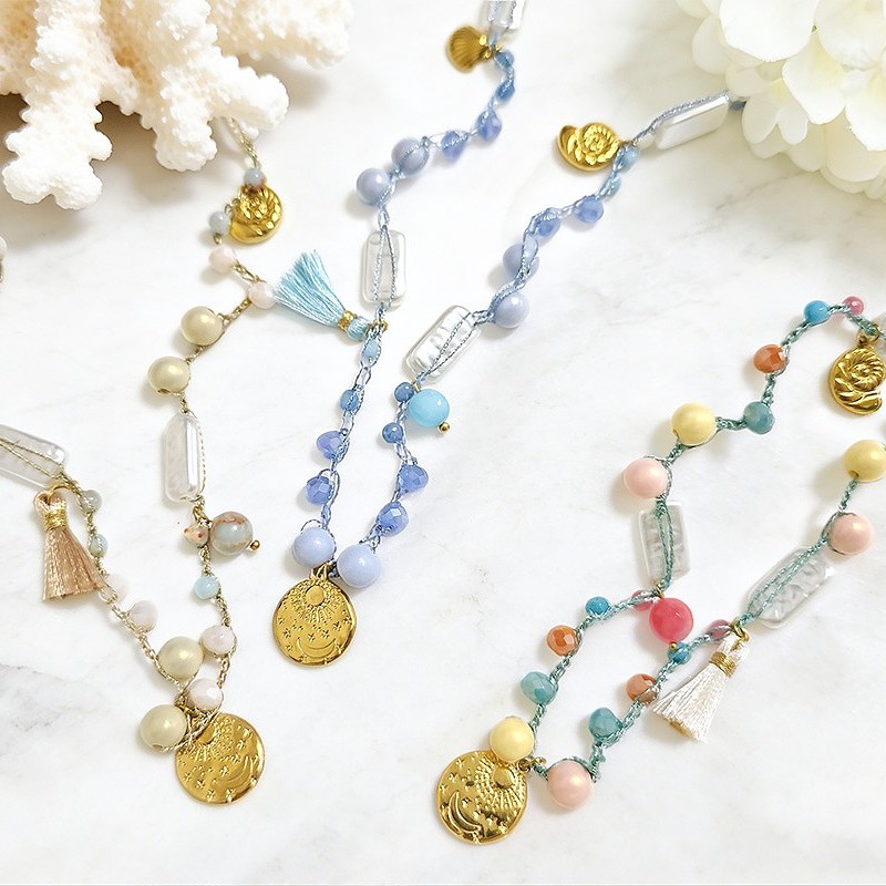 COLLANA LUNGA ALL'UNCINETTO CON PERLINE E CHARMS - YY25148C637