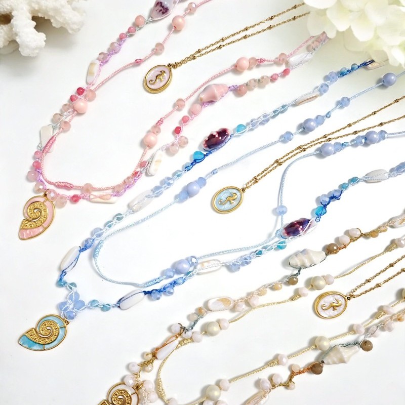 COLLANA LUNGA A TRE FILI CON PERLINE E CIONDOLI MARINI - YY25188C636