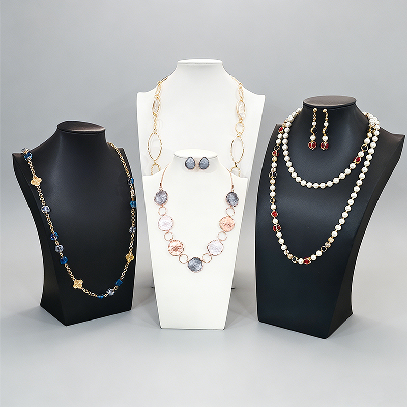 ESPOSITORE PORTA COLLANA A BUSTO IN SIMILPELLE - YP22136E57/E58/E59/E60