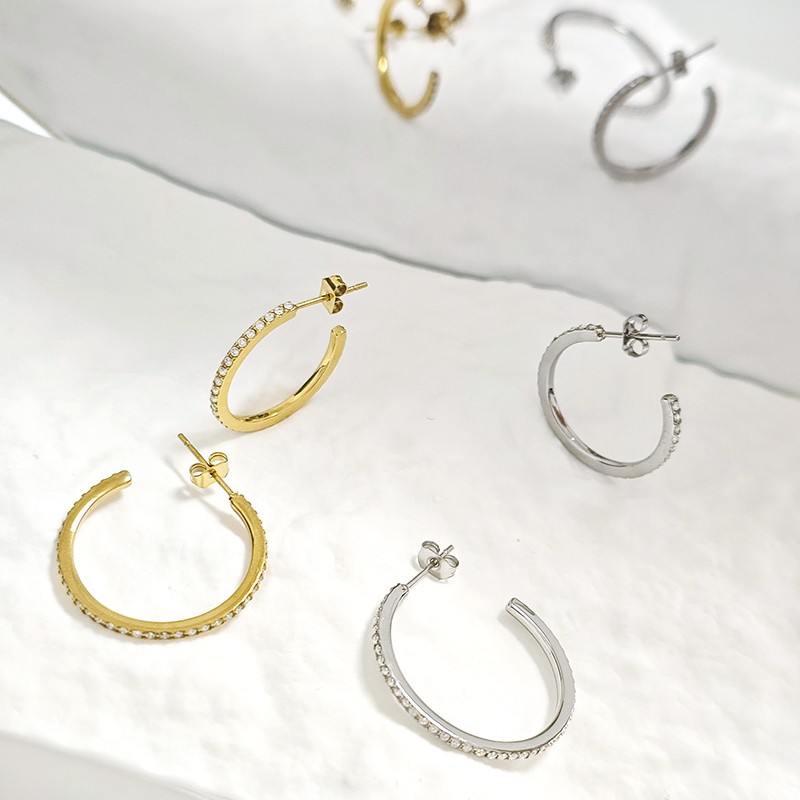 ORECCHINI A CERCHIO CON ZIRCONE - JN24104B778 ORECCHINI A CERCHIO CON ZIRCONE - JN24104B778