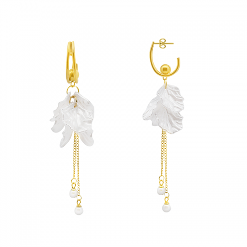 ORECCHINI CON NAPPE A CATENA E PETALI BIANCHI - YY2564C139