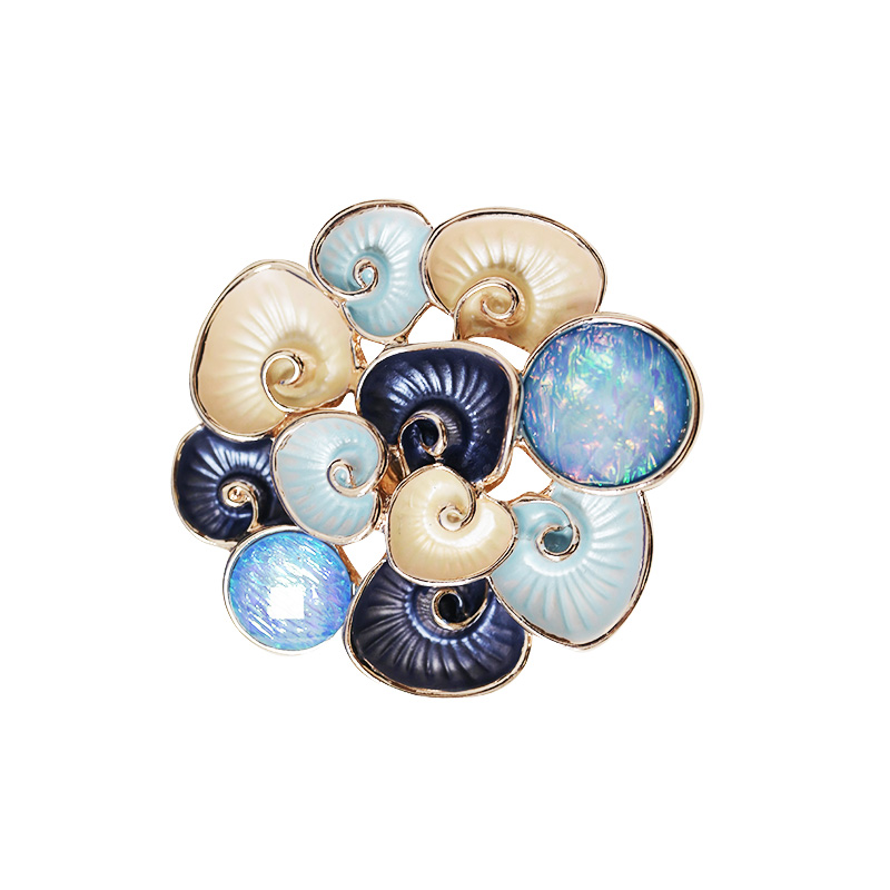SPILLA MAGNETICA CIRCOLARE A MOTIVO DI CONCHIGLIA SMALTATA CON CRISTALLI - SW2672C797