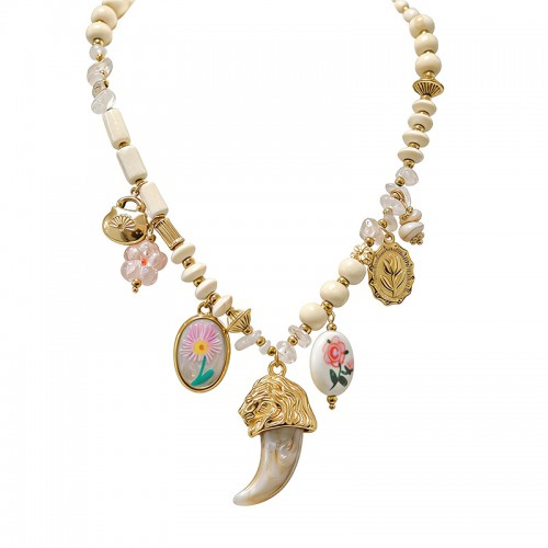 COLLANA CHARMS CON PERLINE IN PLASTICA E CIONDOLI AMULETO - YNK25148C369