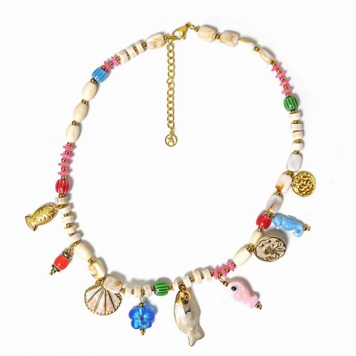 COLLANA CON PERLINE IN PLASTICA E CHARMS MARINI - YNK25160C368