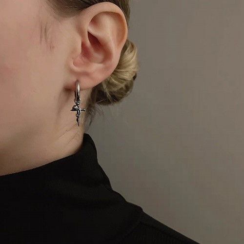 ORECCHINO A CERCHIO CON CIONDOLO CROCE A ROSA - JJ25224C223